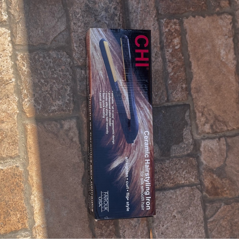 CHI Ceramic Hairstyling Iron - Black and Gold